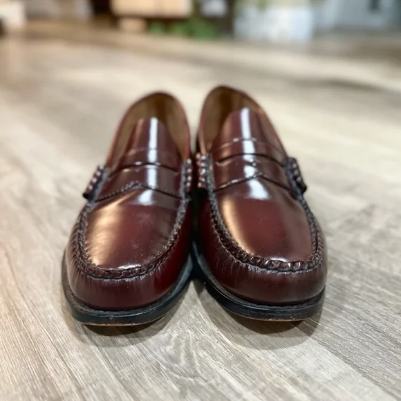 G.H. Bass Weejuns Burgundy Loafers for Women - Picture 4 of 6